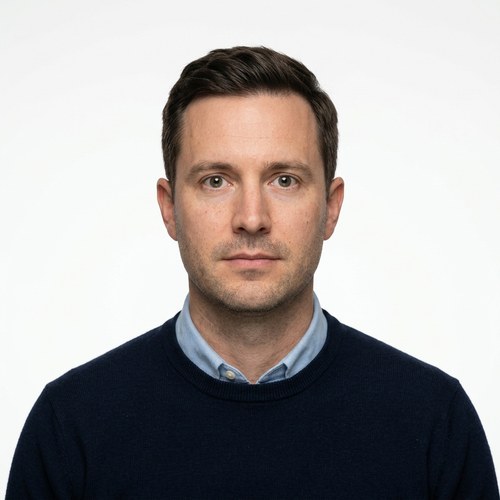 Centered & Neutral Expression US Visa Photo