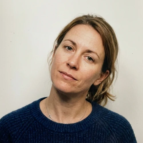 Head too small UK passport photo example