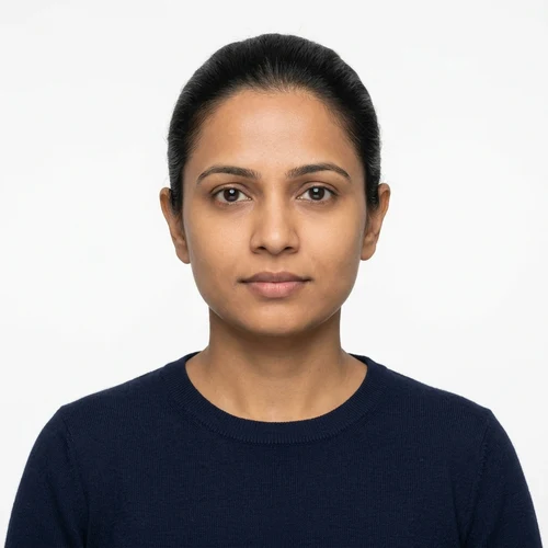 Smiling or mouth open UK passport photo example